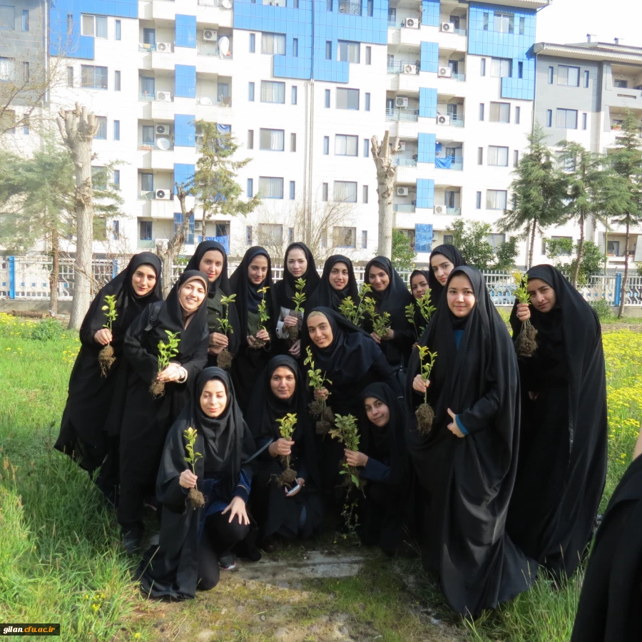 دانشگاه بنت الهدی صدر در روز درختکاری