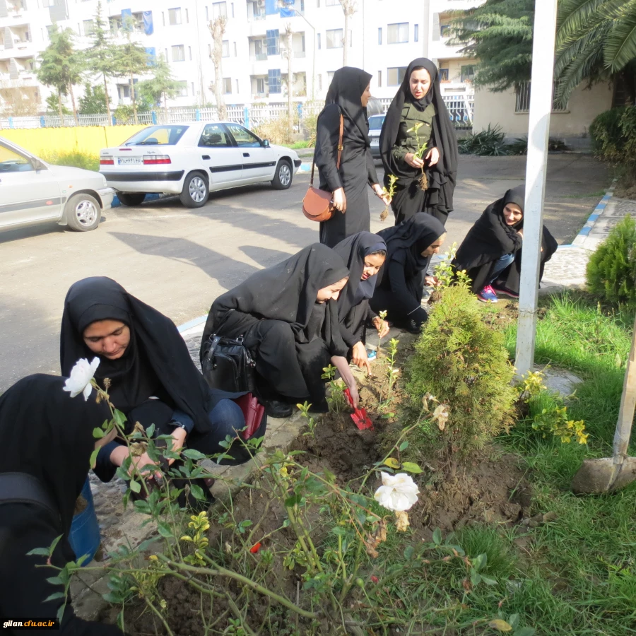دانشگاه بنت الهدی صدر در روز درختکاری