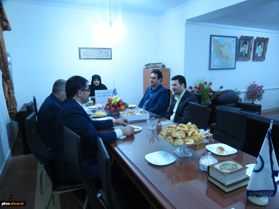 نشست صمیمانه ریاست دانشگاه فرهنگیان با همکاران دانشگاه بنت الهدی صدر و امام علی (ع) به مناسبت آغاز سال 1395