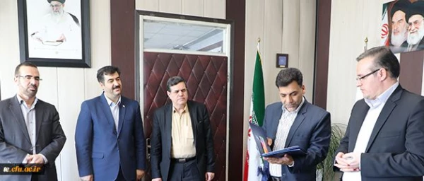 دکتر خنیفر در جلسه تکریم و معارفه مدیر کل حقوقی دانشگاه:
روح لطیف قانون را در قضاوت ها اجرا کنیم 2