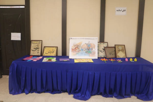 نمایشگاه دست سازه های گروه علوم تربیتی بپردیس بنت الهدی صدر گیلان 2