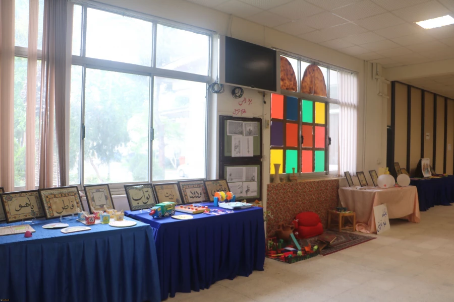 نمایشگاه دست سازه های گروه علوم تربیتی بپردیس بنت الهدی صدر گیلان 3