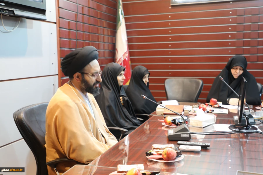 با تشریف فرمایی مقام معظم رهبری (مدظله العالی) تکریم مضاعفی نسبت به مقام معلم صورت گرفت 3