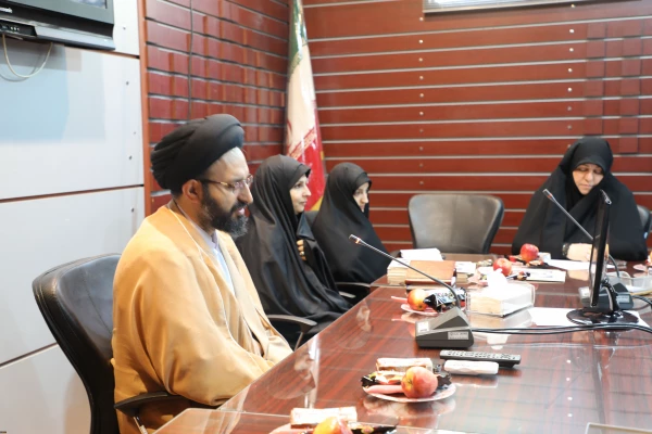 حجت الاسلام و المسلمین دادگر در پردیس نسیبه:
با تشریف فرمایی مقام معظم رهبری (مدظله العالی) تکریم مضاعفی نسبت به مقام معلم صورت گرفت 2