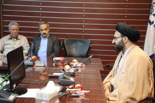 حجت الاسلام و المسلمین دادگر در پردیس نسیبه:
با تشریف فرمایی مقام معظم رهبری (مدظله العالی) تکریم مضاعفی نسبت به مقام معلم صورت گرفت 2