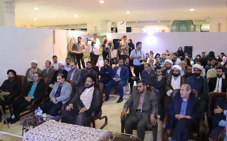 افتخاری دیگر در کارنامه افتخارات دانشگاه فرهنگیان رقم خورد
کسب رتبه دوم غرفه دانشگاه فرهنگیان در بیست و ششمین نمایشگاه بین المللی قرآن کریم 2