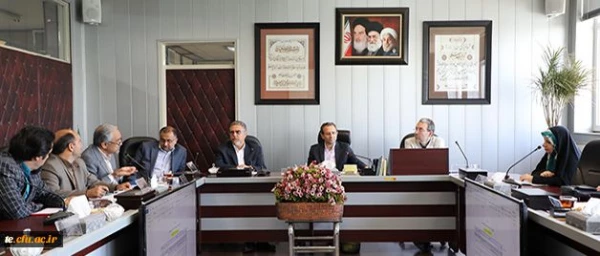 دکتر طاهری نیا در نهمین جلسه شورای پژوهش و فناوری دانشگاه مطرح کرد:
تاسیس مراکز رشد دانشگاه فرهنگیان به عنوان حلقه واسط مدرسه و دانشگاه 3