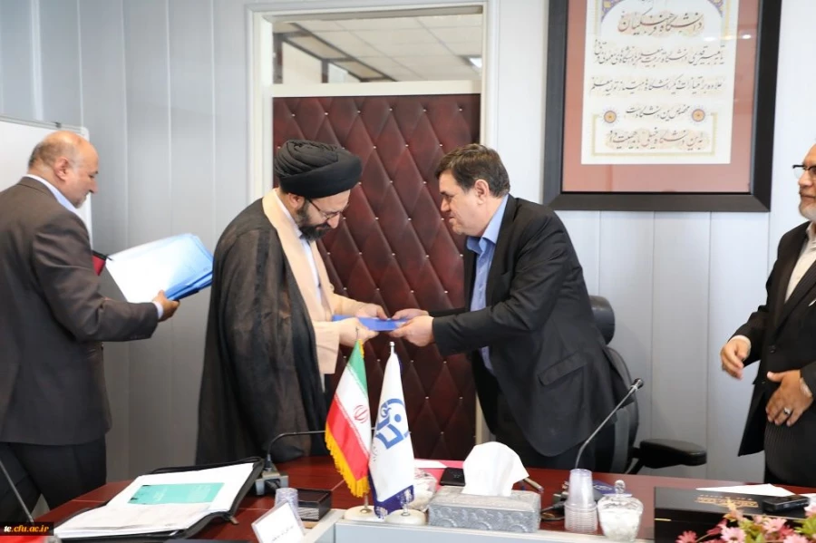 دکتر خنیفر در نشست شورای نظارت و ارزیابی عنوان کرد:
نظارت و ارزیابی کاری، همگانی، مستمر و تمام وقت است 4