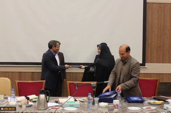 در دومین جلسه کمیته اجرایی بزرگداشت یکصدمین سالگرد تربیت معلم مطرح شد:
به عنوان دست اندرکاران تربیت معلم باید هویت یکصد ساله تربیت معلم را در جامعه احیا کنیم 2