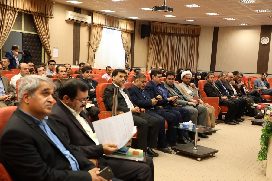 رئیس دانشگاه فرهنگیان در نشست اعضای هیئت علمی جدید دانشگاه:
قضاوت و تحلیل استاد بر فراگیر اثر گذار است 2