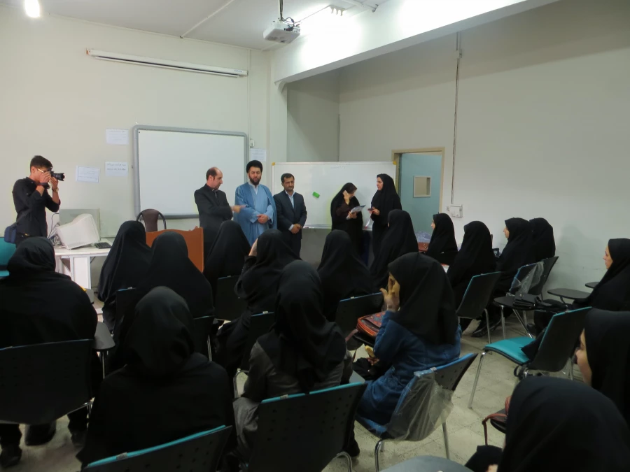 آیین استقبال از سال جدید تحصیلی در پردیس شهید بنت الهدی صدر 4