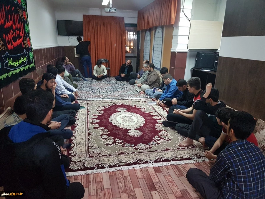 برگزاری شب شعر در سرای دانشجوئی 2