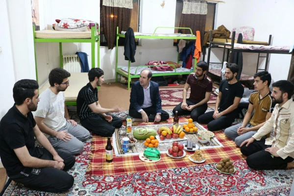 حضور دکتر احد زاده در مراسم شب یلدای دانشجویان  3