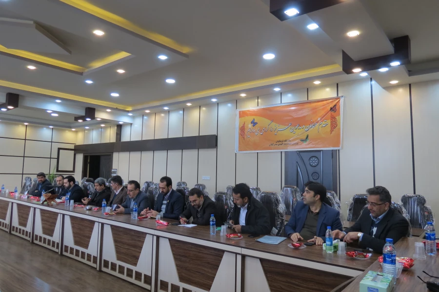 مدیر کل دانشجویی دانشگاه فرهنگیان در جمع سرپرستان سراهای دانشجویی مناطق 2و 9 کشور « تربیت باید در راستای توجه به اصل آموزش عمومی، نوآوری، رقابت ، آینده پژوهی ومهارت نیروی انسانی متکی باشد. 5