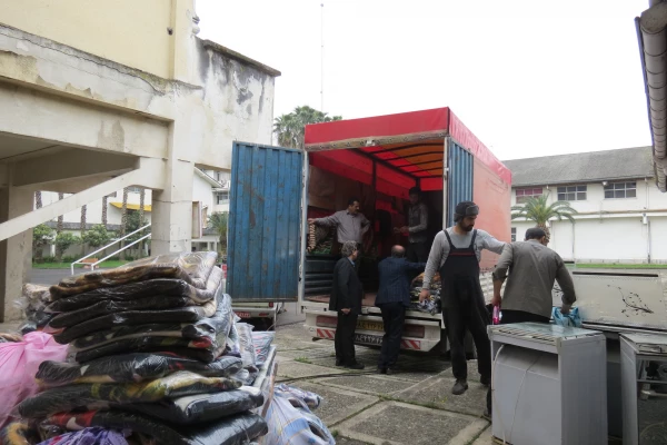 کمک به سیل زدگان استان لرستان توسط دانشگاه فرهنگیان گیلان 8