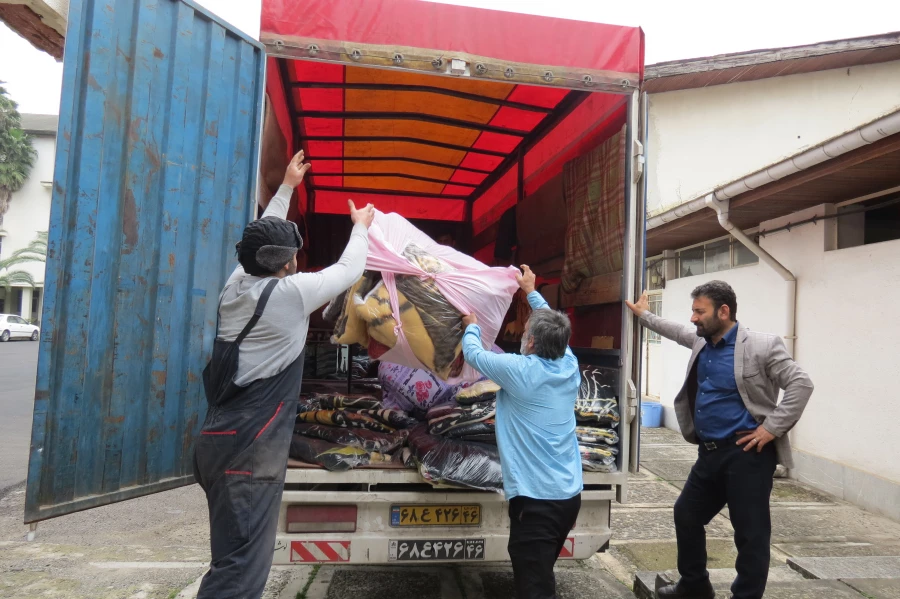 کمک به سیل زدگان استان لرستان توسط دانشگاه فرهنگیان گیلان 10