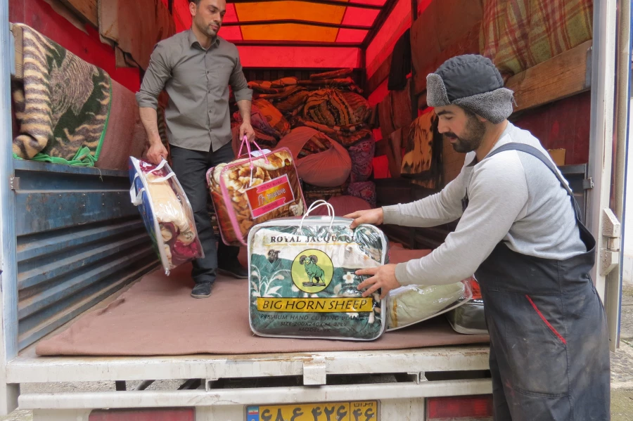 کمک به سیل زدگان استان لرستان توسط دانشگاه فرهنگیان گیلان 11