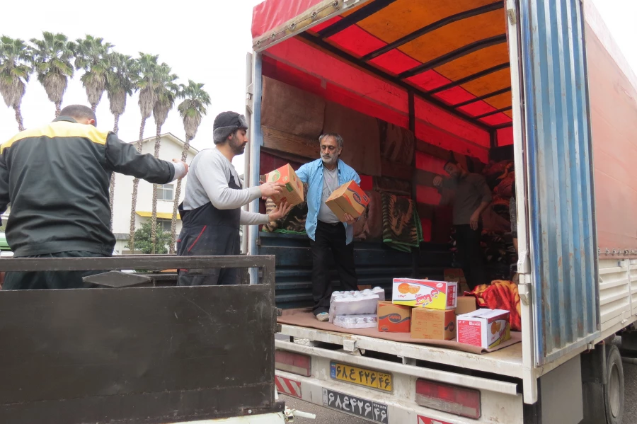 کمک به سیل زدگان استان لرستان توسط دانشگاه فرهنگیان گیلان 12