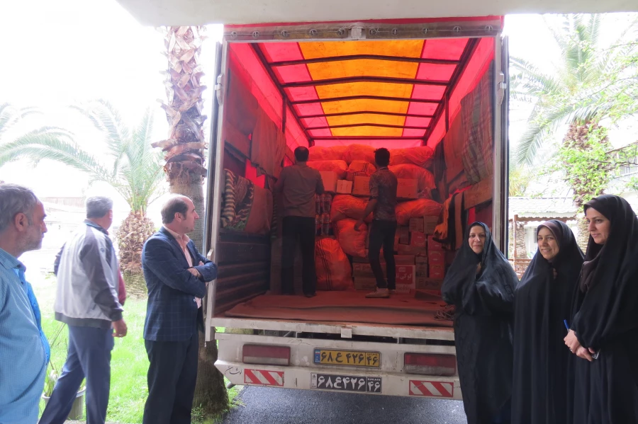 کمک به سیل زدگان استان لرستان توسط دانشگاه فرهنگیان گیلان 13