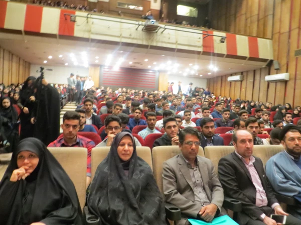 رئیس مجمع نمایندگان گیلان در جشن نکوداشت مقام معلم و هفته سرآمدی آموزش در دانشگاه فرهنگیان گیلان خطاب به دانشجویان : دانشمندان فردا امروز از شما می آموزند. 3