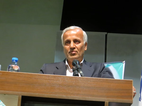 رئیس مجمع نمایندگان گیلان در جشن نکوداشت مقام معلم و هفته سرآمدی آموزش در دانشگاه فرهنگیان گیلان خطاب به دانشجویان : دانشمندان فردا امروز از شما می آموزند. 4