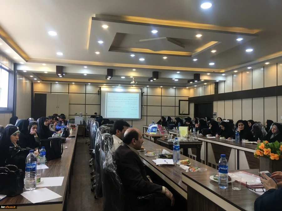نشست تخصصی شیمی با موضوع رویکرد STSE در آموزش شیمی، تبیینی از چرایی و ضرورت در دانشگاه فرهنگیان گیلان 5