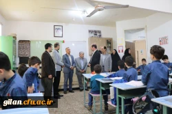 دکتر احد زاده سرپرست مدیریت استانی دانشگاه فرهنگیان بمناسبت هفته  سرآمدی آموزش  از مدارس مجری طرح کارورزی بازدید بعمل آورد. 4