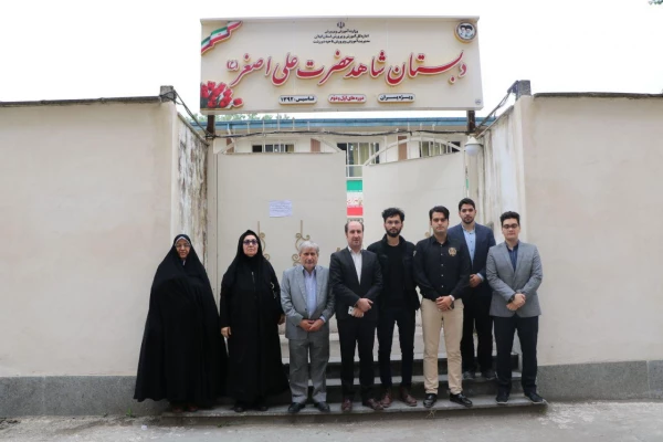 دکتر احد زاده سرپرست مدیریت استانی دانشگاه فرهنگیان بمناسبت هفته  سرآمدی آموزش  از مدارس مجری طرح کارورزی بازدید بعمل آورد. 5