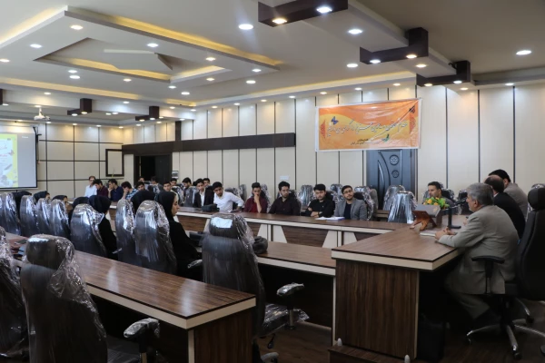 بمناسبت روز روابط عمومی کارگاه آموزشی «چگونه ژورنالیست شویم » در دانشگاه فرهنگیان گیلان برگزار شد. 2