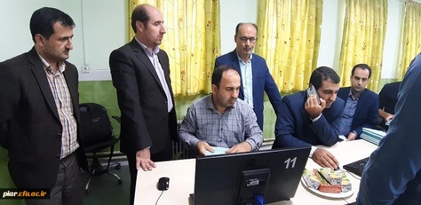 بازدید دکتر احدزاده از روند ثبت نام ورودی های جدید  در پردیس امام علی (ع) گیلان 3