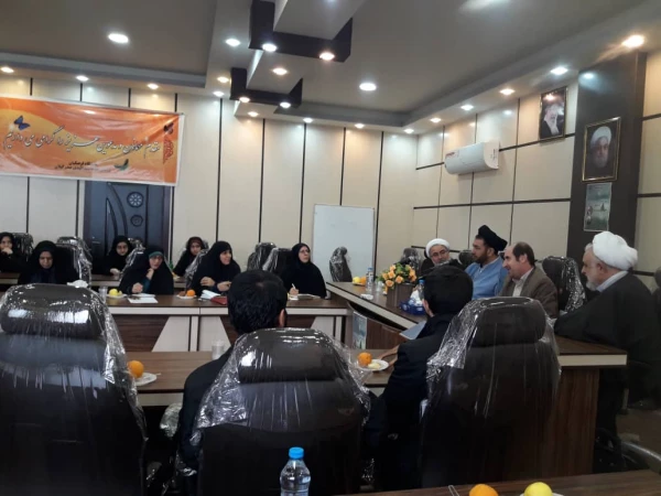 نشست تخصصی آینده دینی از منظر جامعه شناسان اسلامی و غربی در دانشگاه فرهنگیان گیلان 3