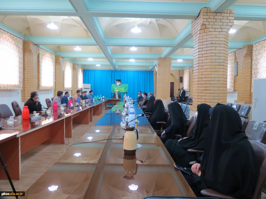 نماینده ولی فقیه در دیدار با اساتید و مسؤلین دانشگاه فرهنگیان گیلان : حضور رهبر معظم در دانشگاه فرهنگیان نشانگر اهمّیّت ویژه و جایگاه فرهنگیان در نزد ایشان است. 2