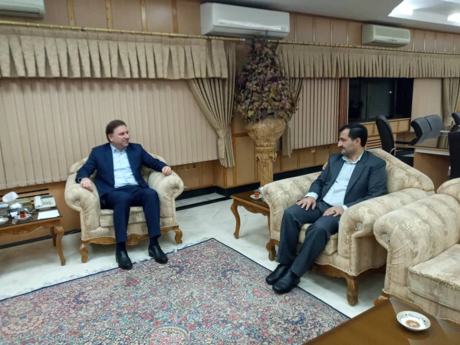 نشست  دکتر صفری سرپرست پردیس های استان گیلان با استاندارگیلان 3