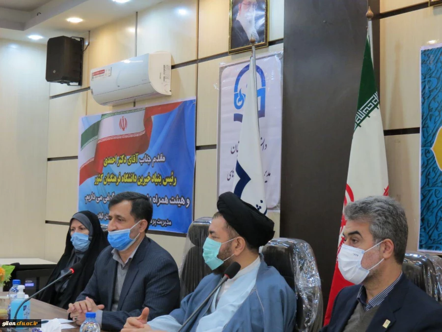 معلمی زینت جامعه است و هدایت به خیر و اخلاق نیکو در جامعه را به عهده دارد. 2