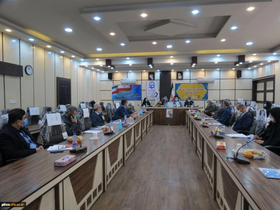 معلمی زینت جامعه است و هدایت به خیر و اخلاق نیکو در جامعه را به عهده دارد. 3