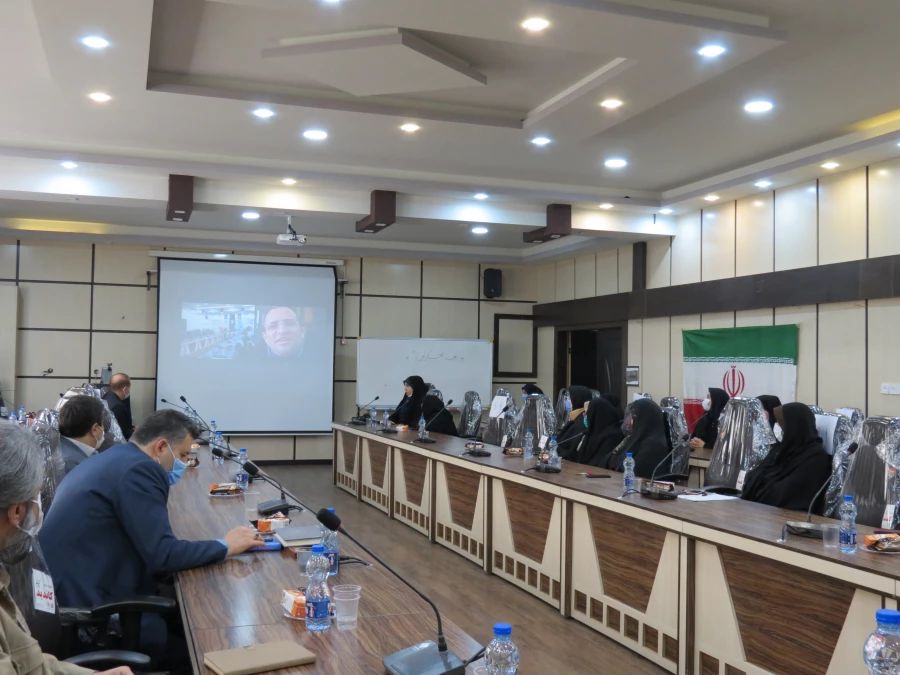 مردم سالاری دینی محصول بی بدیل انقلاب اسلامی است. 6