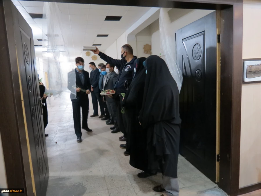 همزمانی بهار تعلیم و تربیت با طلوع فجر و میلاد دخت پیامبر اکرم یک اتفاق میمون و مبارک است. 2