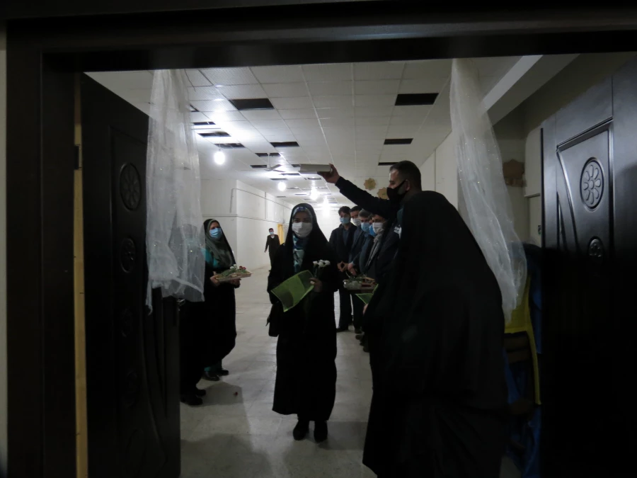 همزمانی بهار تعلیم و تربیت با طلوع فجر و میلاد دخت پیامبر اکرم یک اتفاق میمون و مبارک است. 3