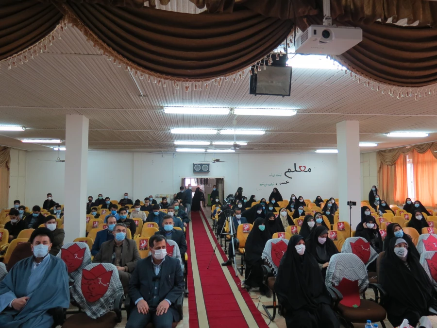 مروز واژه شهادت معنایی ژرف تر و پهناورتر از هرزمان دیگر دارد که به اسارت کلمه در نمی آید. 4