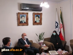 از عمده فعالیت های دانشگاه فرهنگیان علاوه بر آموزش تئوری معلمی انجام کارهای فرهنگی در لوای کانون های زنده و پویا می باشد. 3