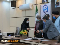 سرلوحه مرام معلمی سرآمدی و تعالی است که ریشه در اخلاق دارد.  4