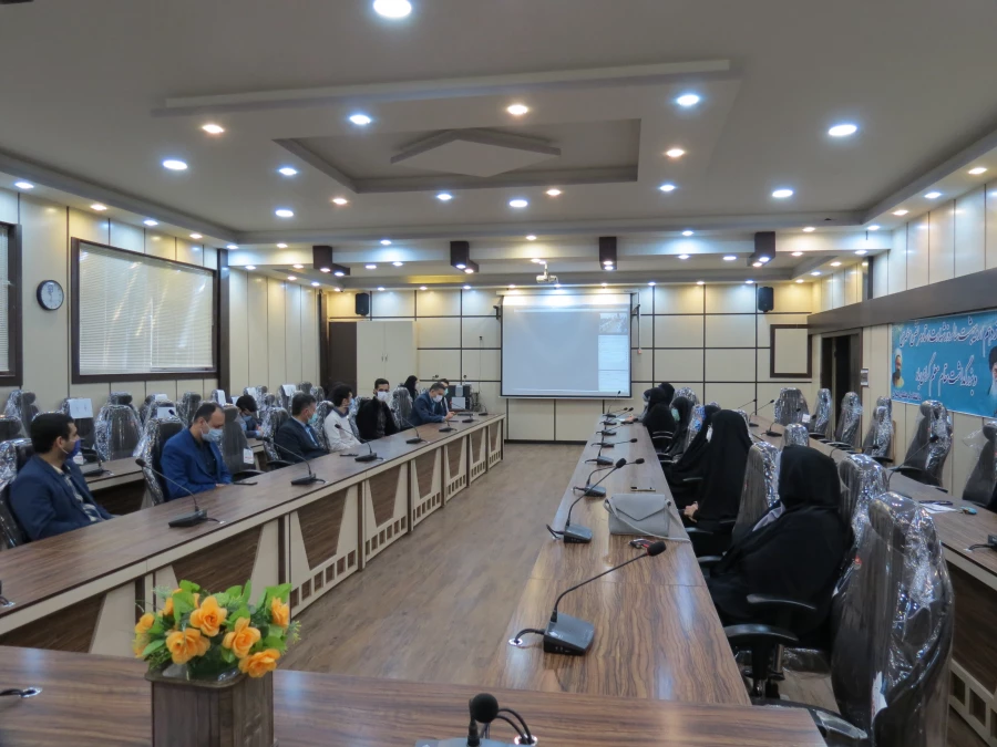 سرلوحه مرام معلمی سرآمدی و تعالی است که ریشه در اخلاق دارد.  5