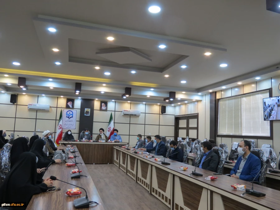 اتفاقی که با رهبری امام (ره) در ایران صورت پذیرفت، از بزرگترین رویدادی است که در قرن بیستم در جهان رخ داده است و این اتفاق  نقطه عطفی برای مبارزات ملتهای آزادیخواه می باشد. 3