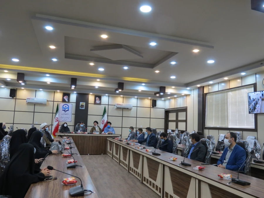 اتفاقی که با رهبری امام (ره) در ایران صورت پذیرفت، از بزرگترین رویدادی است که در قرن بیستم در جهان رخ داده است و این اتفاق  نقطه عطفی برای مبارزات ملتهای آزادیخواه می باشد. 2