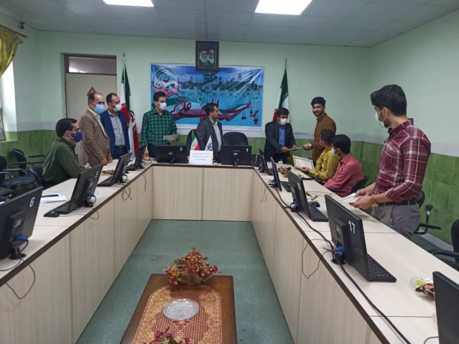 تقدیر از اعضای کانون ها و سرپرستان  سرای دانشجویی ،بمناسبت هفته سرای دانشجویی در پردیس امام علی (ع) رشت 2