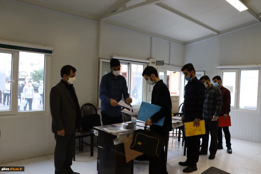 سرافرازی آموزش و پرورش در آینده به انتخاب افراد اصلح و شایسته امروز شما بستگی دارد. 7