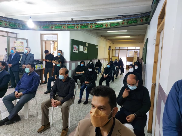 کلاس درس دکتر اعلایی  شور انگیز ، جاذب و توام با اخلاق و معرفت شناسی بود.  5