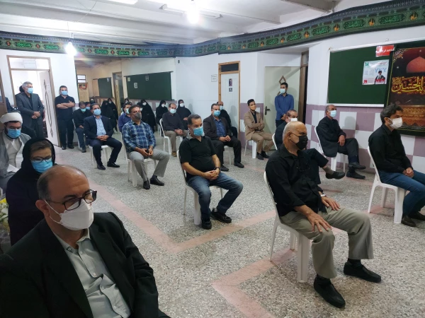 کلاس درس دکتر اعلایی  شور انگیز ، جاذب و توام با اخلاق و معرفت شناسی بود.  6