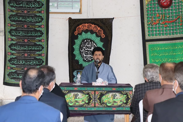 سوگواری در رثای امام حسین (ع) و یارانش یکی از عوامل وحدت مسلمین و از اصولی است که می تواند موجب رهایی بشر از چنگ استبداد باشد.  4