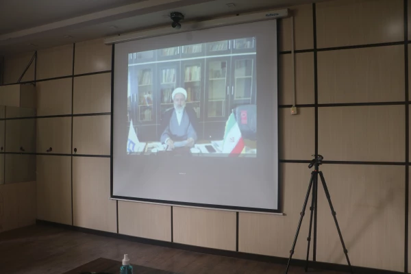 تعلیم و تربیت یعنی همه فرایند هایی که رفتار و توانایی انسان را توسعه می دهد. 5